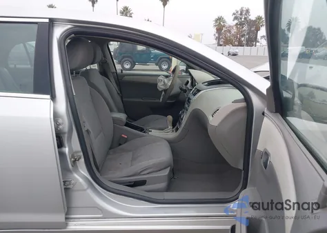 2010 Chevrolet Malibu Ls z USA, uszkodzony, nr VIN 1G1ZB5EB7AF120586